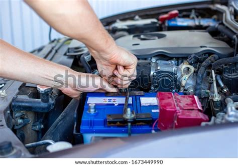 how to install a truck battery