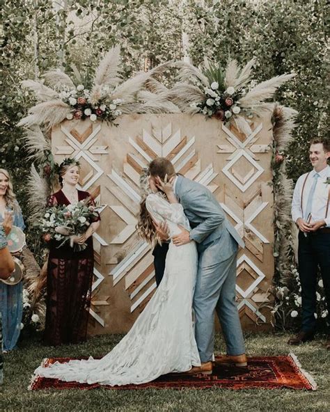 25 Backyard Wedding Arches Altars And Backdrops Weddingomania