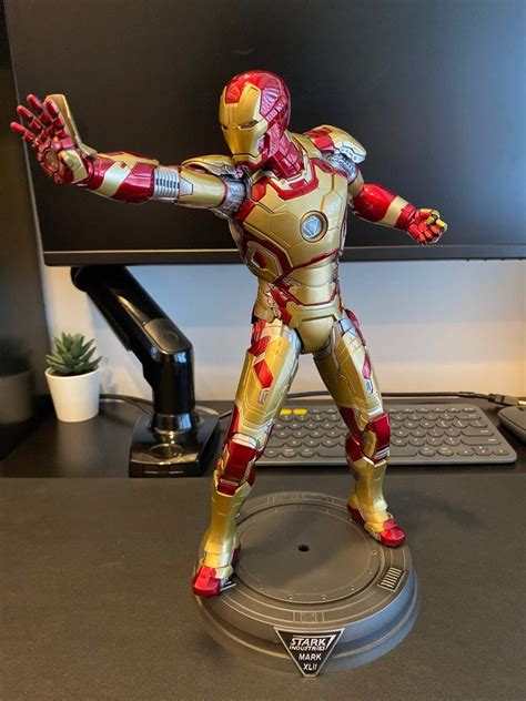 Hot Toys Power Pose Mark Xlii Iron Man Hobbies Toys Toys