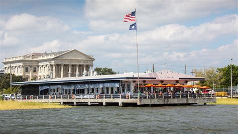 Fleet Landing Restaurant: A Good Catch Dinner | South Carolina Aquarium