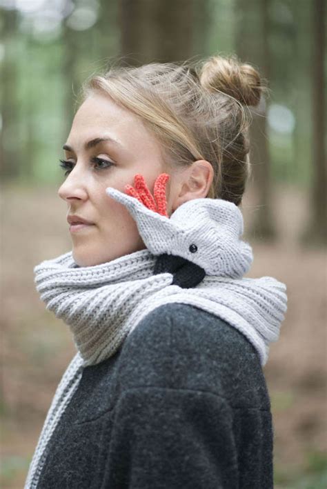 15 Creative and Unusual Crochet Scarves - Design Swan