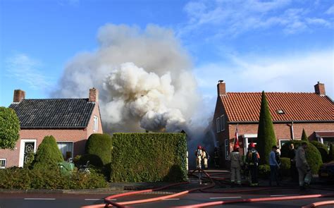 Veel Rook Bij Brand In Schuur Woldendorp Dagblad Van Het Noorden