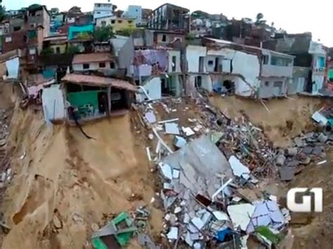 G1 Drone faz imagens de áreas atingidas por deslizamento em Natal