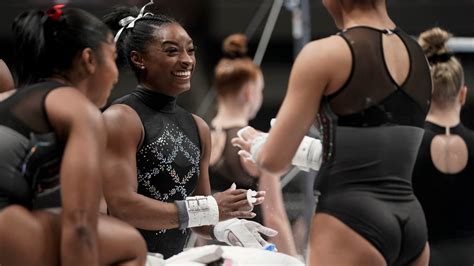 Gymnastique Simone Biles Au Sommet De Son Sport Avec Un 8e Titre