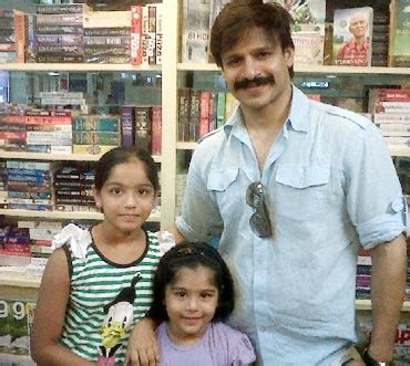 Spotted: Vivek Oberoi at Goa airport - Rediff.com movies