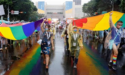 Taiwan Finally Grants Adoption Rights For Same Sex Couples