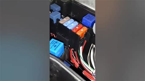 Vauxhall Vivaro Fuse Box Locations How To Find Fuses Carhacks Vauxhall Youtube