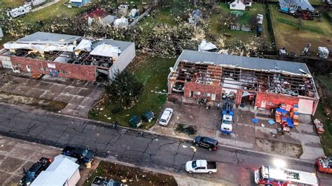 Asolan Tornados A Texas Y Avanzan Hacia Louisiana Mil Familias Se