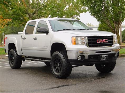 2011 GMC Sierra 1500 SLE 4X4 Crew Cab LIFTED Brand New 35" MUD XD RIMS