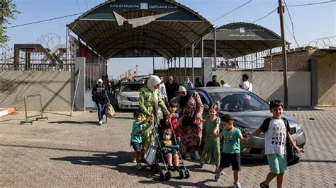 Guerre Israël Gaza le terminal de Rafah ouvre ses portes pour des