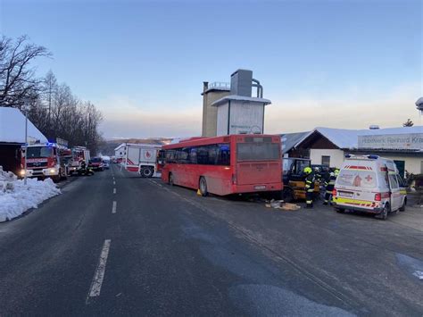 Mann Unter Bus Eingeklemmt VK24