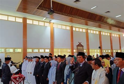 Wakil Bupati Bungo H Safrudin Dwi Apriyanto S Pd Mm Lantik Eselon