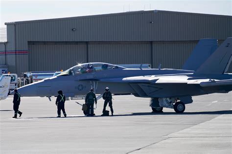 EA-18G Growler at Bluegrass Airport this afternoon. : r/lexington