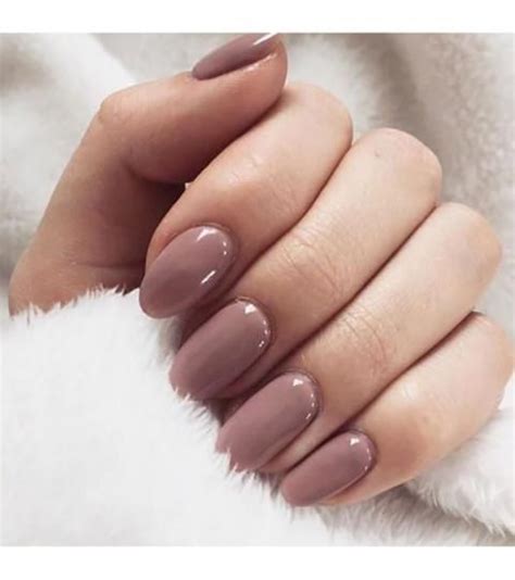 Les plus beaux vernis nude pour la rentrée Mauve nails Neutral nails