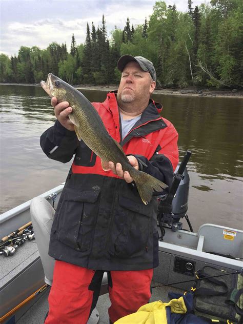 Walleye Fishing Lac Seul - Timberlane Lodge