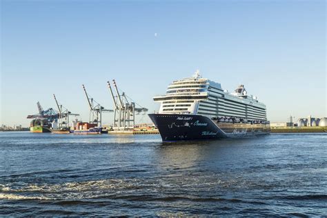 Mein Schiff 1 Nimmt Von Hamburg Aus Kurs Auf Nordamerika