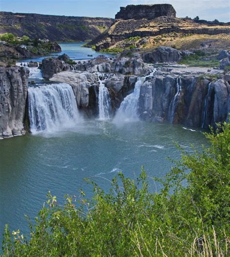 Everything you need to know about visiting Shoshone Falls