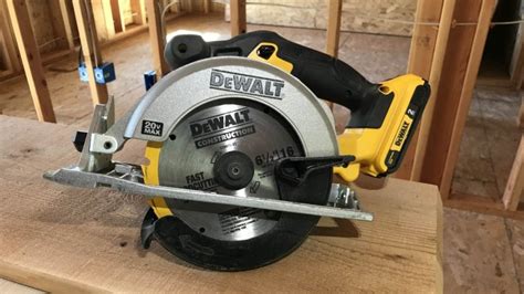 Dewalt 20v Max Xr Cordless Circular Saw Review Dcs391