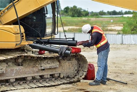 Faktor Penyebab Internal Dari Kerusakan Di Bucket Cylinder Pada