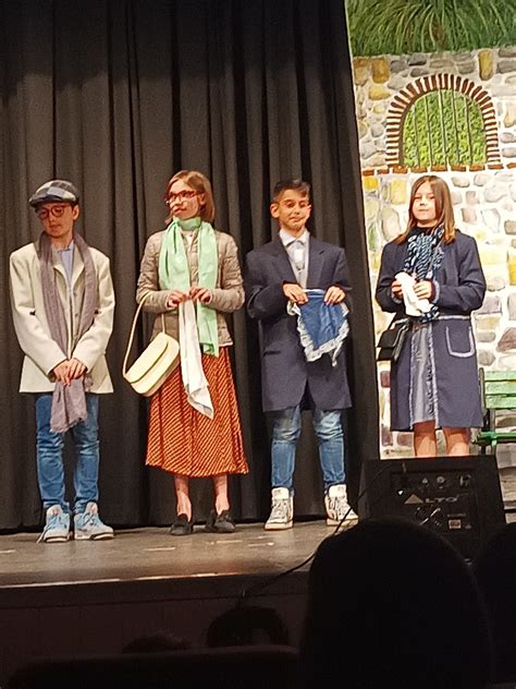 Scuola Primaria Cividate Camuno Classe Quinta Laboratorio Teatrale