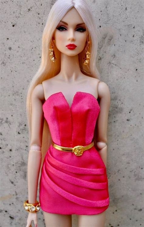 Pin By Alecia Corbett On Dolls Barbie Dress Fashion Dress Barbie Doll Barbie Gowns