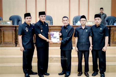 Rapat Paripurna Dprd Bupati Ciamis Sampaikan Capaian Gemilang Dan