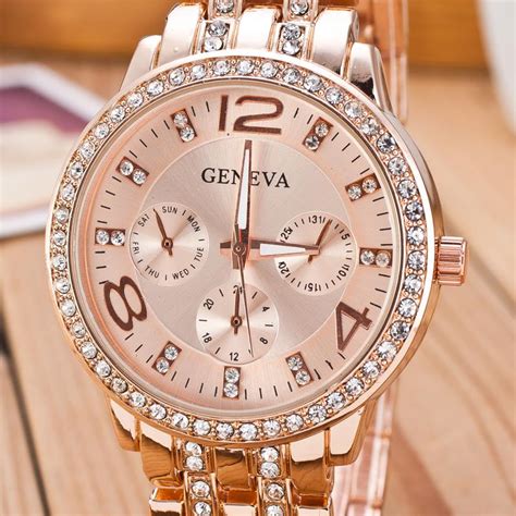 2020 New Relogio Feminino Famous Brand Gold Crystal Geneva Casual Quartz Watch Women Stainless