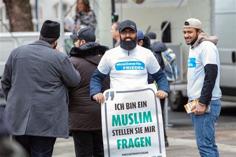 Flyer Aktion Wir Sind Alle Deutschland In Offenbach Ahmadiyya