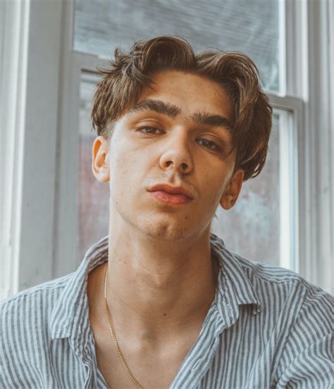 trending hairstyles    nostalgia  nouveau