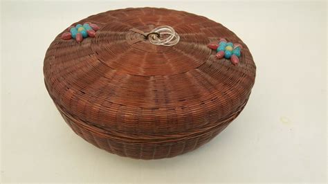 Vintage Chinese Sewing Basket With Peking Glass Beads And Rings 12