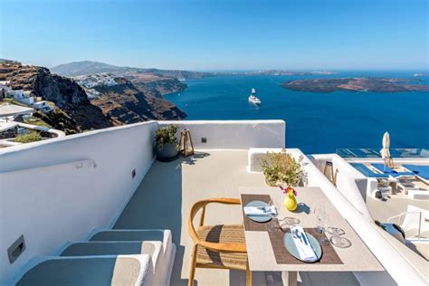 Best Santorini Hotels - The King's Travel