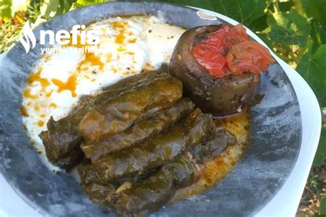 Salçalı Doğu Usulü Sarma Dolma Tarifi Nefis Yemek Tarifleri