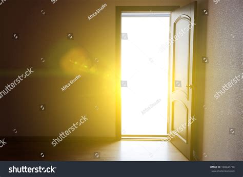 Open Door Bright Light Outside Stock Photo 180446738 Shutterstock