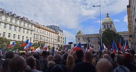 Tens Of Thousands Protest Against Eu And Nato In Prague