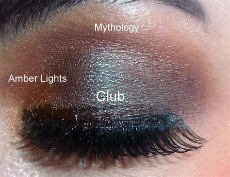 Mac Club Eyeshadow Swatch