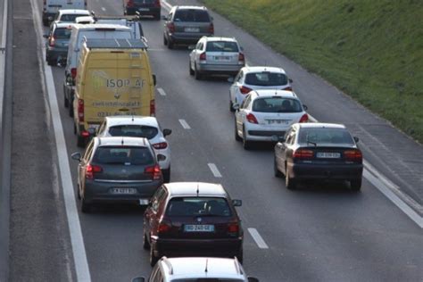 Bouchons ralentissements la circulation très dense autour de Toulouse