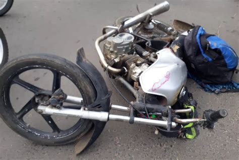 Joven Hospitalizado Tras Accidente De Tránsito Entre Una Moto Y Un Auto