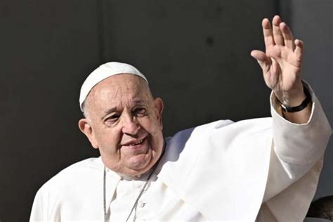 El Papa Francisco Es Hospitalizado En Roma Por Bronquitis Y Fiebre Leve