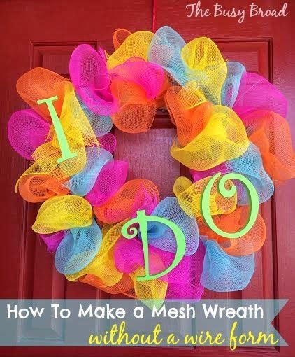 How To Make A Mesh Wreath Without A Wire Form Making Mesh Wreaths