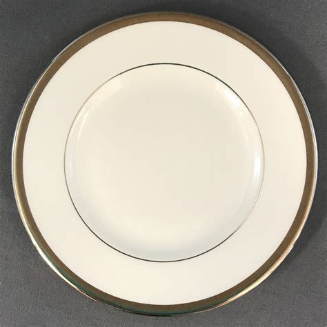 Wedgwood Carlyn Bread And Butter Plate Echo S China