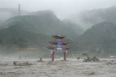 Mindestens 20 Tote nach heftigen Regenfällen rund um Peking China