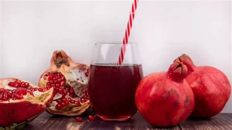 Pomegranate Juice त्वचा के साथ शरीर के लिए भी फायदेमंद है अनार का जूस