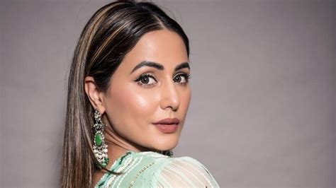 Hina Khan Shares Motivational Note After Revealing Breast Cancer