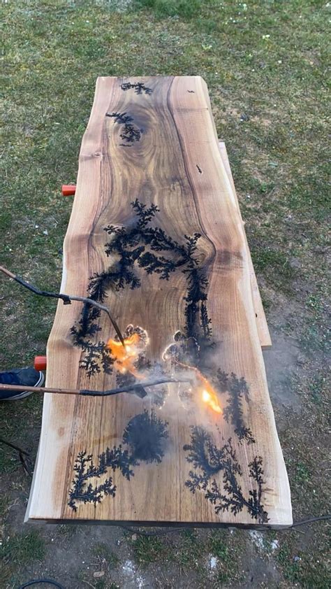 Nussholz Mit Lichtenberg Figuren Verzieren Video Wood Log Crafts