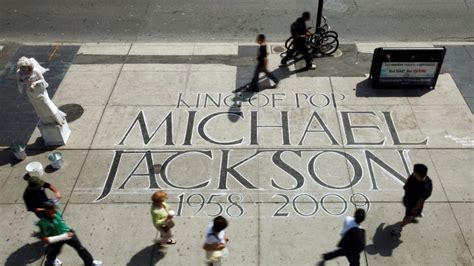 Tributes to Michael Jackson Flow on 10th Death Anniversary