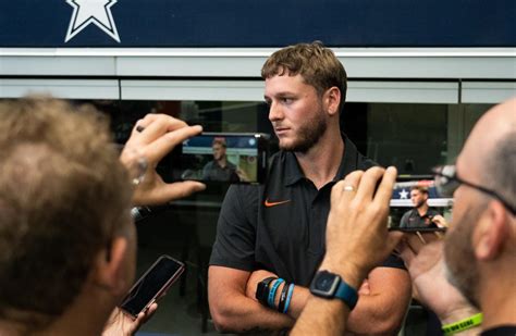 Quinn Ewers Explains The Texas QBs Viral Gym Photo And Their Body