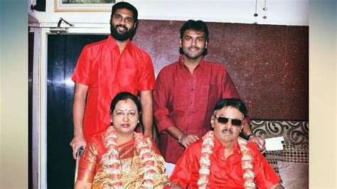 Vijayakanth family : குடும்பம் தான் உயிர்.. விஜயகாந்தின் ஃபேமலி ஆல்பம்