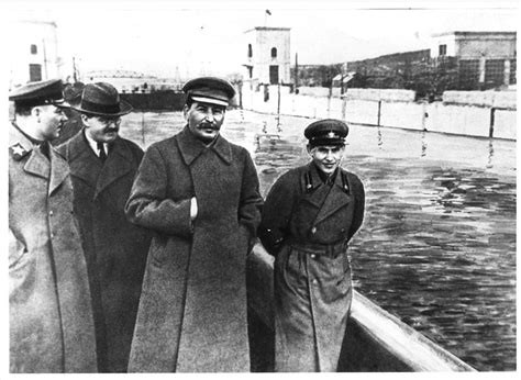 Voroshilov,_Molotov,_Stalin,_with_Nikolai_Yezhov - WAR HISTORY ONLINE