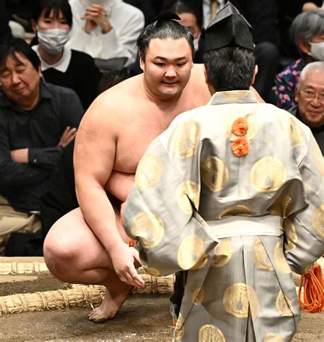 西前頭7枚目の朝乃山が無傷6連勝、昨年秋場所で敗れた錦木を破る 中盤戦最初の取組も白星 大相撲写真ニュース 日刊スポーツ