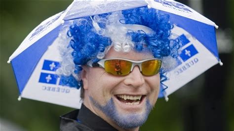 Un Québécois Portant Fièrement Ses Couleurs